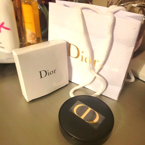 Christian Dior Mirror with Original Box and Bag - Picture 4 of 4